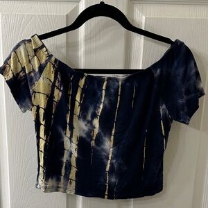 Stylish Off-Shoulder Navy and Gold Crop Top
